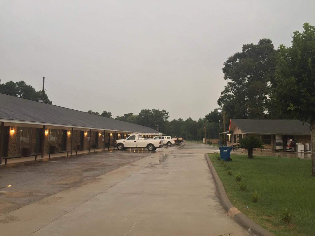 Garden Inn And Suites Silsbee Exterior foto